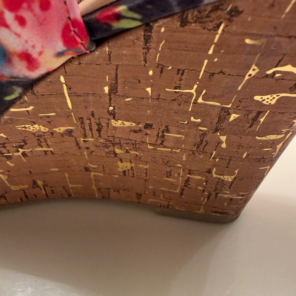 Covington Women's Multicolor Floral Cork Wedge Heels size 6.5 MAKE ME A OFFER! - Picture 13 of 17